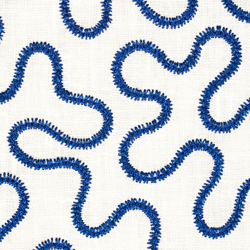 MEANDER EMBROIDERY_BLUE ON IVORY